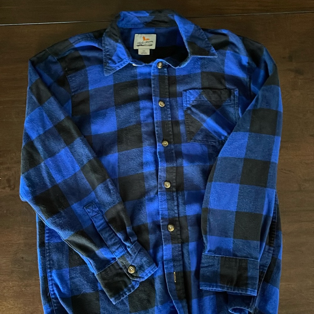 Field and Stream men’s small button up flannel (blue/black)